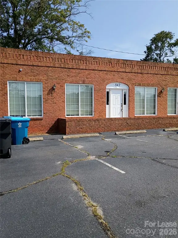 542 Oak Street Ext, Forest City, NC 28043