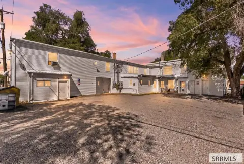 12-Unit Apartment Building