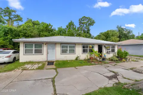 Panama City Duplex Investment Opportunity