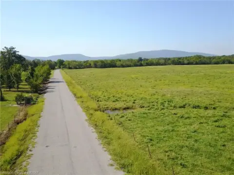 Hartford Farm with Mountain Views
