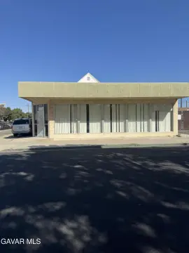 Mixed-Use Income Property, Lancaster CA