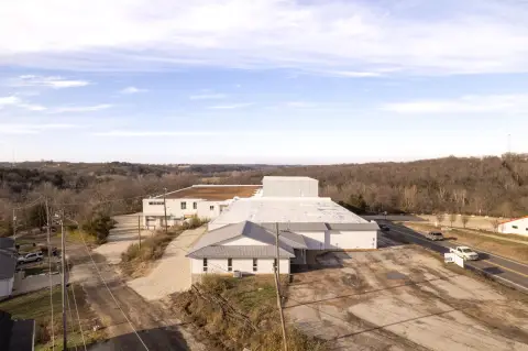 Linn, MO Commercial Building
