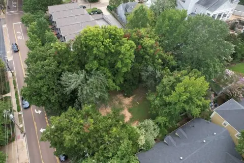 Prime Lot in Downtown Oxford