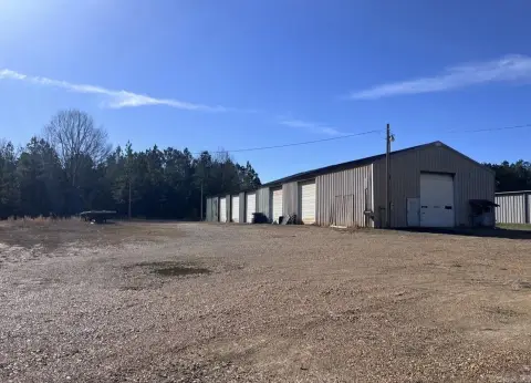 Adaptable Warehouse on 5 Acres