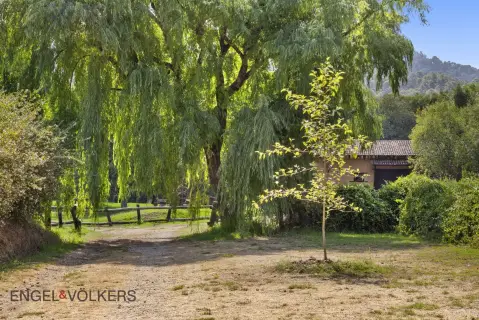 Ready-to-Build Lot in Exclusive Community