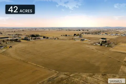 Agricultural Land with Irrigation Pivot
