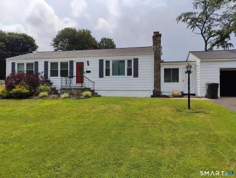 Updated Duplex with Fenced Yard