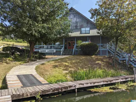 Restaurant & Marina on River
