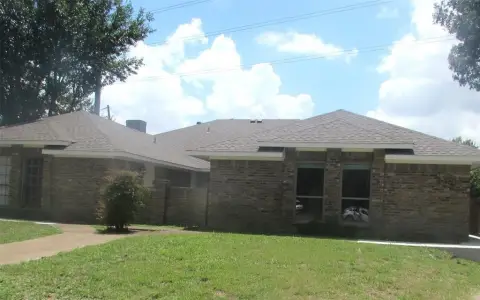 Updated Duplex in Dallas, TX