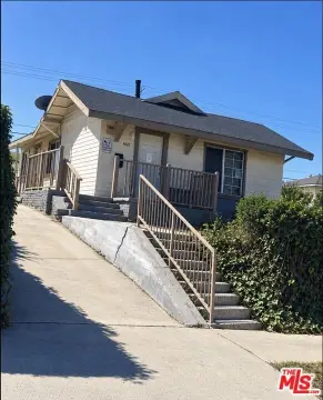 Triplex with Three Vacant Units