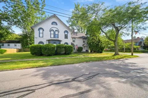 Triplex With Garage