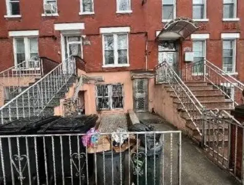 5-Unit Apartment Building