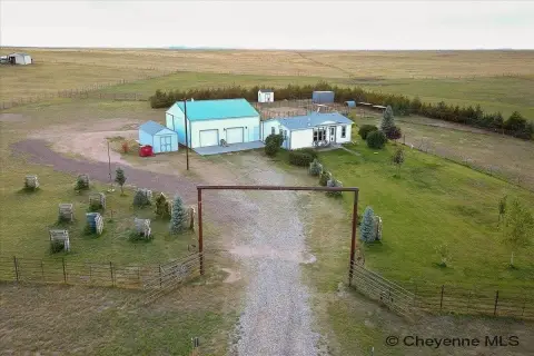 Cheyenne Ranch with Horse Facilities