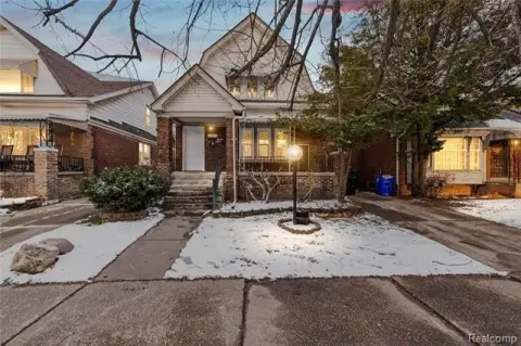 Detroit Duplex with Recent Upgrades