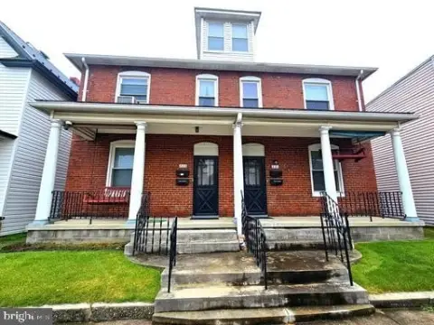 Brick Duplex With Two Ready Sides