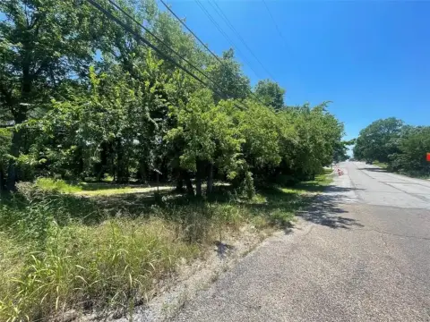 Land For Sale in Denison