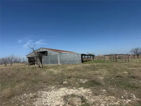 Hamilton Ranch with Grazing Land