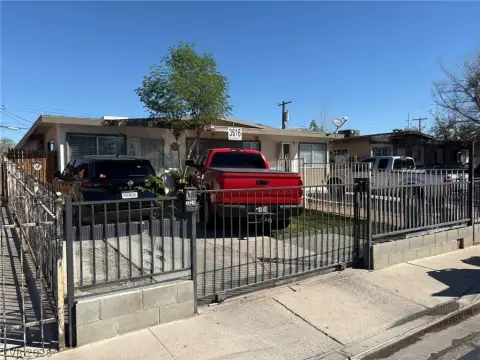 Duplex with In-Unit Laundry