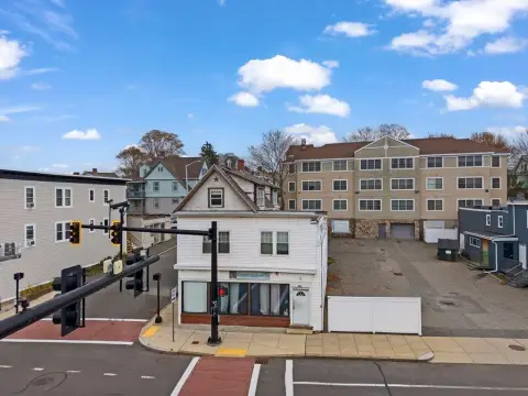 Mixed-Use Building in Beverly, MA