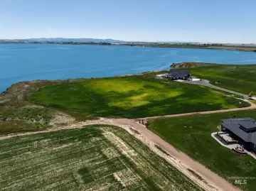 Recreational Land in Waters Edge