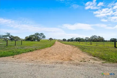 26 Acres in Schulenburg, TX