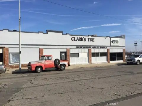 Commercial Building in Taft, CA