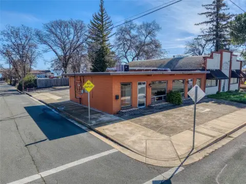 Lakeport Commercial Building For Sale