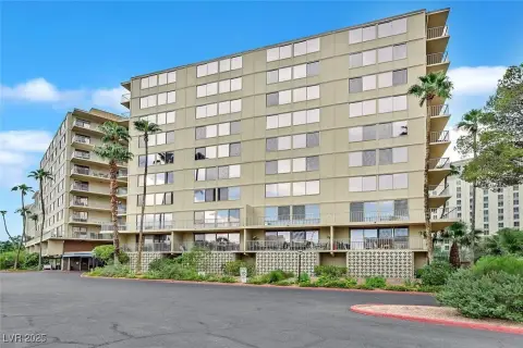 Las Vegas High-Rise with Views