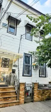 Long Island City Multi-Unit Residence