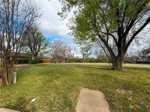 Residential Lot in Established Neighborhood