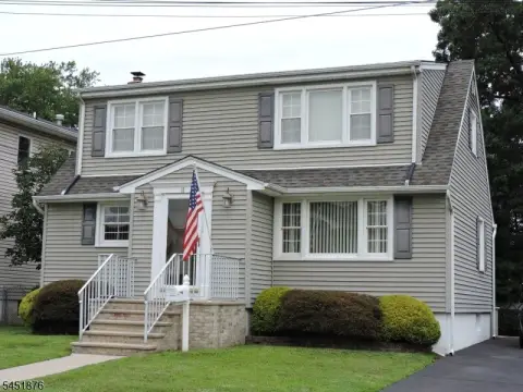 Well-Maintained Duplex with Patio