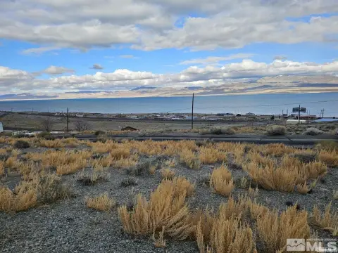 Walker Lake Land with Views