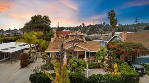 Los Angeles Duplex with Bonus