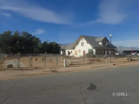 Inyokern Commercial Building with Potential