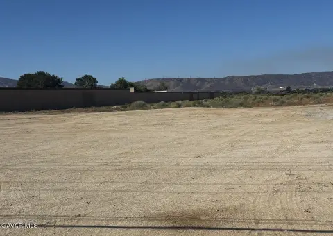 Commercial Land Near Distribution Center