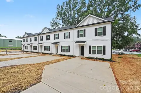 New 5-Unit Multifamily Building