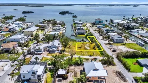 Waterfront Lot with Gulf Access