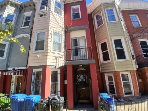 Renovated Jersey City Triplex