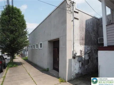 Retail Space in Coaldale Boro