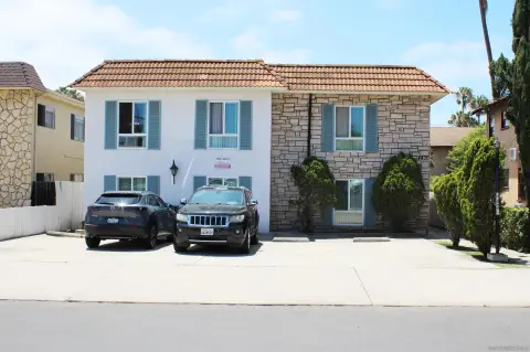 10-Unit Apartment Building