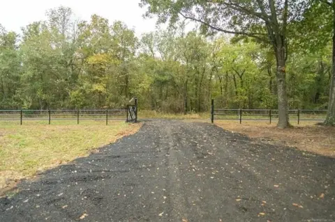 9.93 Acres in Clayton, OK