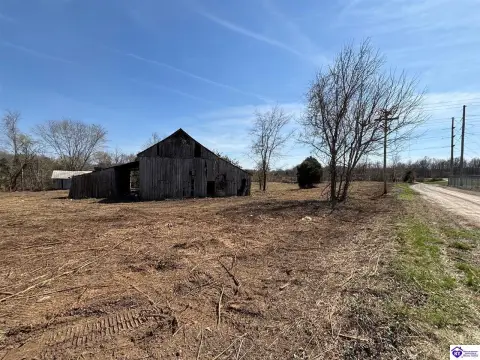 Land with Barn and Pond
