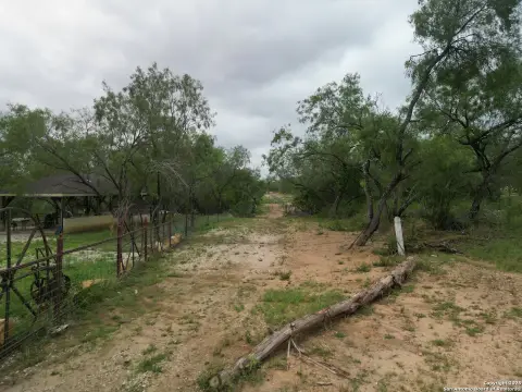 32.3 Acres Inside Loop 1604