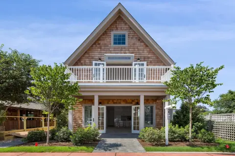 Montauk Commercial Building For Sale