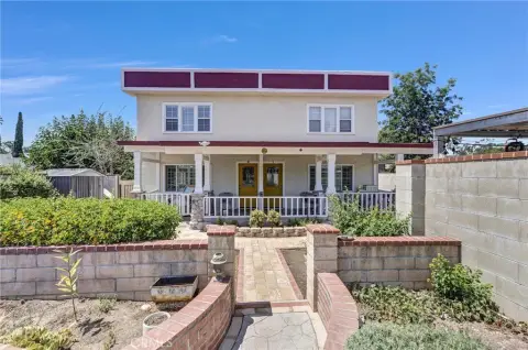Pasadena Duplex: Versatile Redevelopment Opportunity