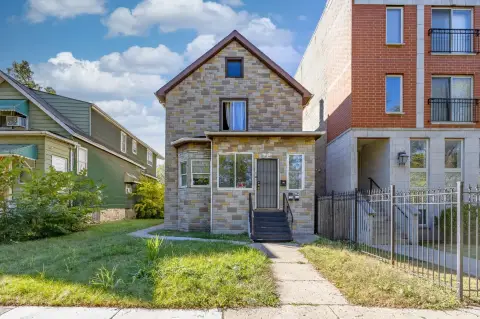 Chicago, IL Commercial real estate for sale | Realmo