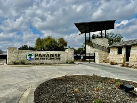 Canyon Lake Tree-Covered Lot