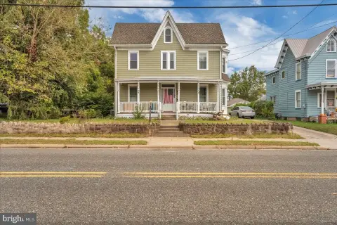 Spacious Colonial Multi-Family Opportunity