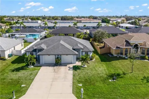 Newer Duplex in Prime Location