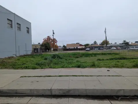 Land with Frontage on L Street